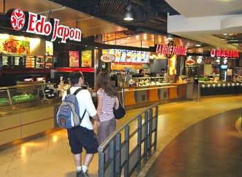 800px-Food_court_edo_japan_la_belle_province_basha