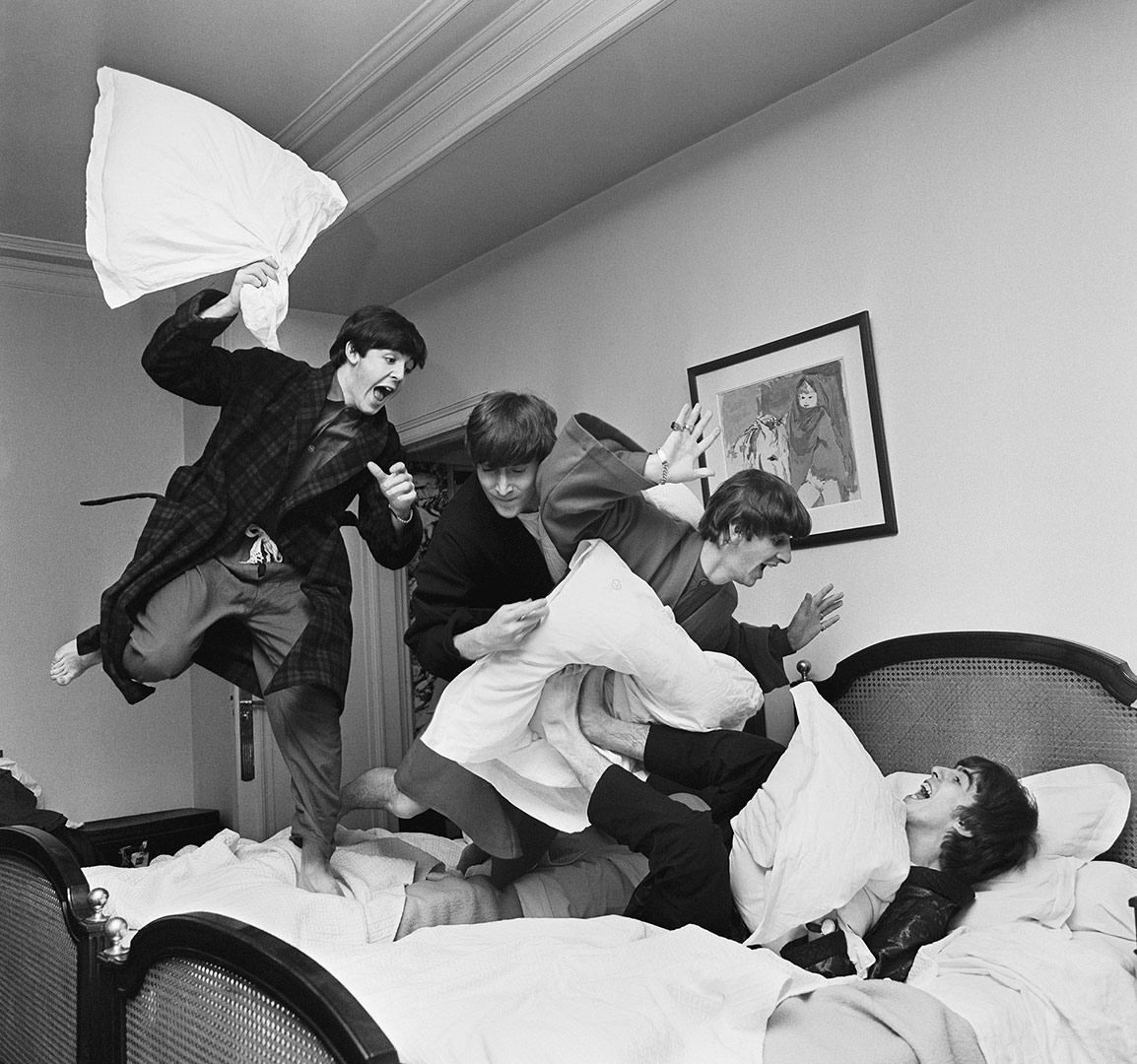 time-100-influential-photos-harry-benson-pillow-fight-55
